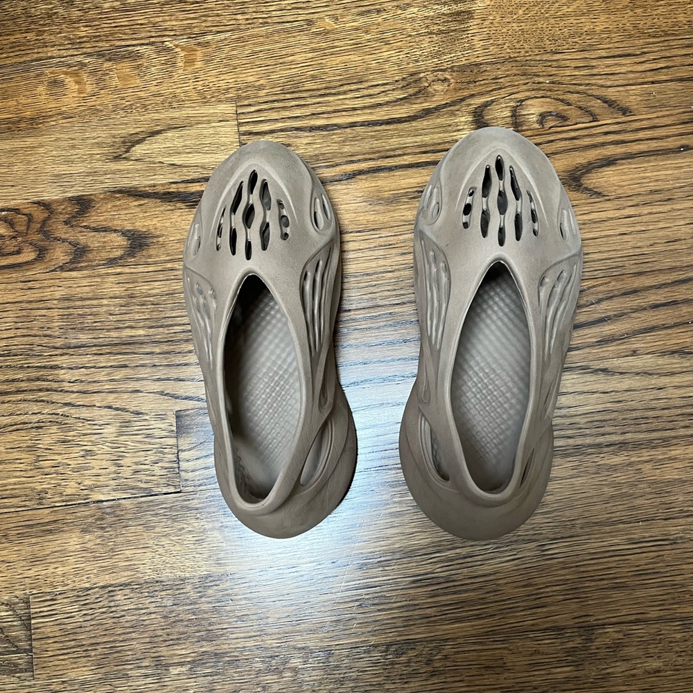 Yeezy Foam Runners in Tan